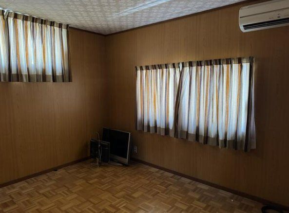 5DK House for Sale in Nakajima, Wakayama City - Thumbnail 2