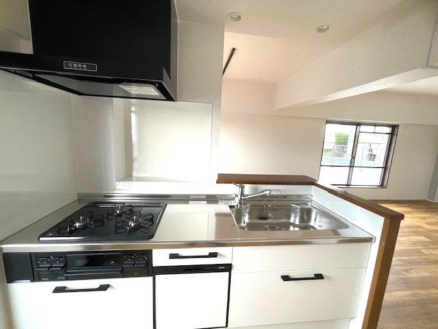 3SLDK Apartment in Kitakyushu with Roof Balcony Near Eino Maru Station - Thumbnail 2