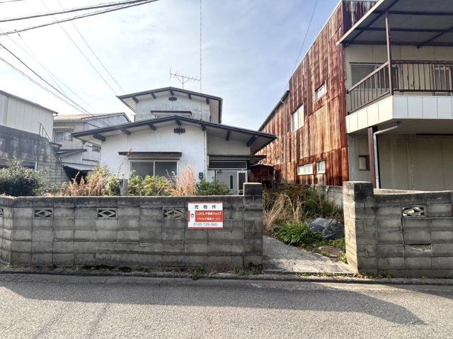 Land for Sale in Matsuyama Ehime with Old House - 7.5 Million Yen - Thumbnail 2