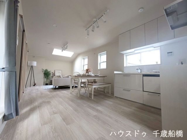 2SLDK Detached House for Sale in Setagaya, Tokyo - Thumbnail 4