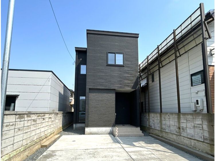 Modern 3LDK House for Sale in Fukui City - Thumbnail 2