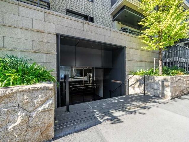 Open Residence Hiroo The House South Court 1LDK Apartment - Thumbnail 2
