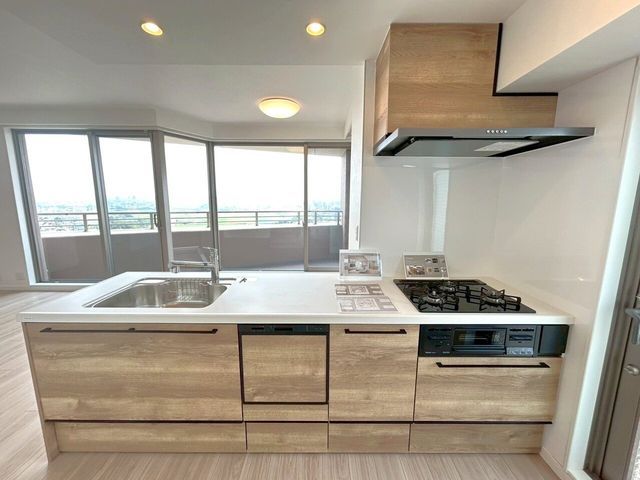 Royal Arc Ueta East 14F 4LDK Renovated Apartment Nagoya - Thumbnail 3