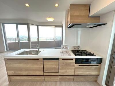 Royal Arc Ueta East 14F 4LDK Renovated Apartment Nagoya — Image 2, Tenpaku, Aichi