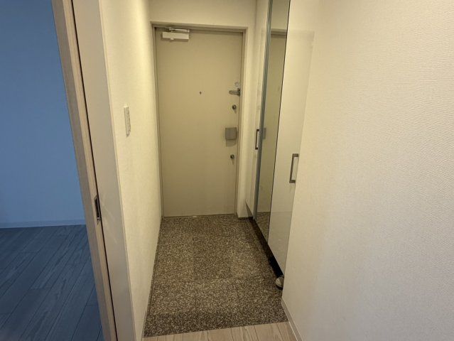 2LDK Apartment Near Niihama Station for Sale in Ehime - Image 1