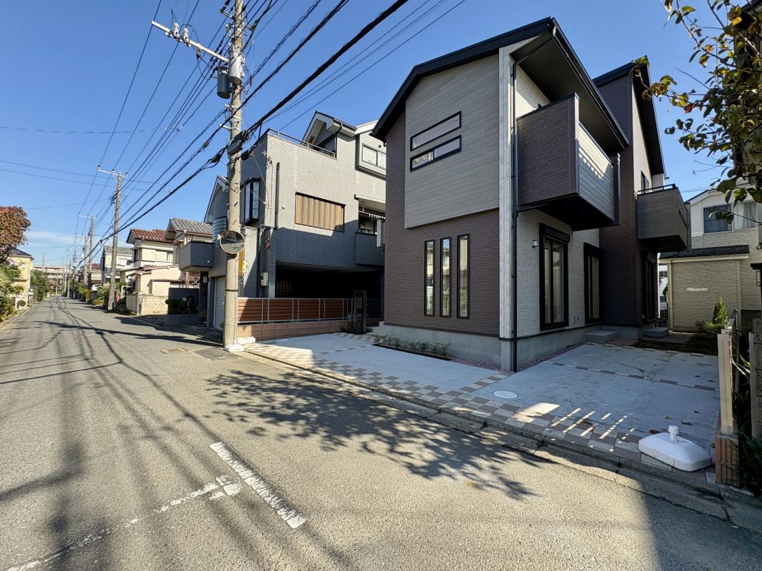 New 4LDK House in Higashikurume, Tokyo with Solar Panels - Thumbnail 3