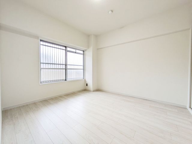 Charmant Corps Kusatsu 6F 2LDK Apartment for Sale - Thumbnail 4