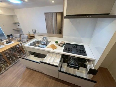 3LDK Apartment for Sale near Kita-34jo Station, Sapporo - Thumbnail 2