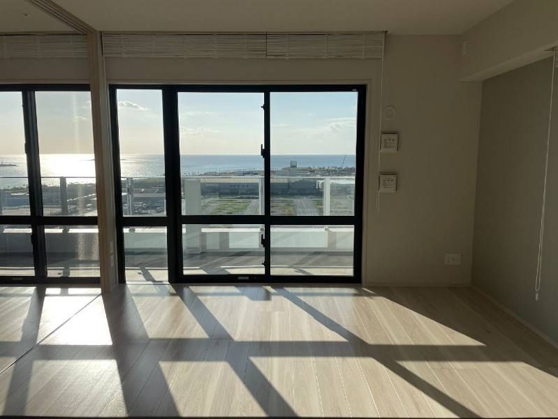 3LDK Apartment in Tomigusuku City with Balcony and Parking - Thumbnail 3