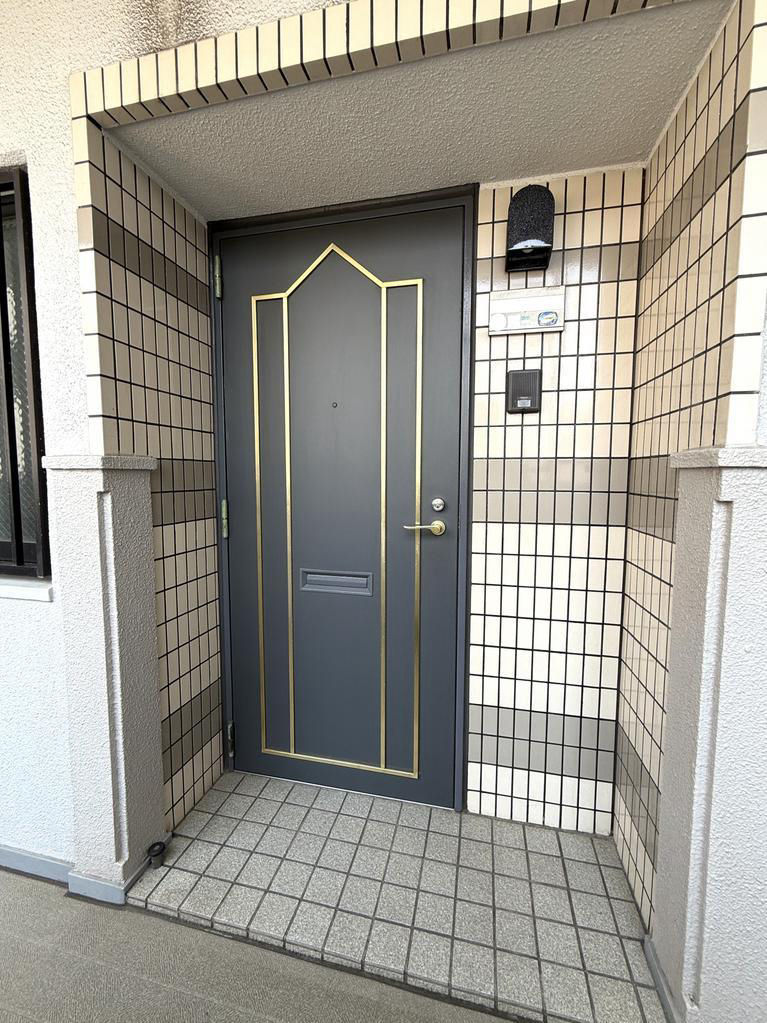 Renovated 3LDK Apartment in Kitakyushu with Balcony - Thumbnail 2