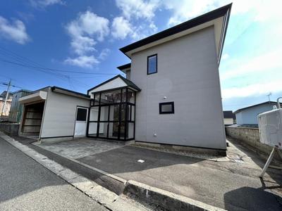 Spacious 4LDK House for Sale in Muroran's Kashiwagi Area — Image 1, Muroran, Hokkaido