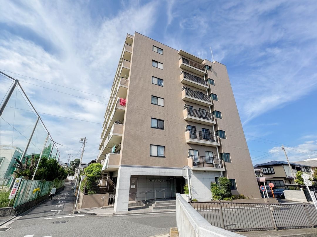 3LDK Apartment with Roof Balcony in Minami-Urawa, Saitama - Thumbnail 2