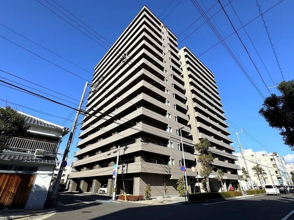 Royal Garden Kataharamachi 2LDK Condo for Sale in Takamatsu - Thumbnail 2