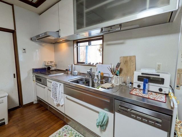 5LDK House with 4-Car Parking in Hikari, Yamaguchi - Thumbnail 4