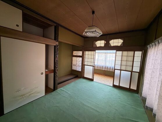 Rental House in Mihara Hiroshima with Versatile Shop Space - Thumbnail 2