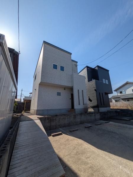 3LDK Solar House in Miyazaki's Sadowara District - Thumbnail 2