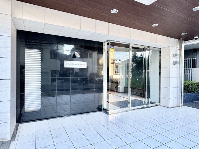 Grace Court Warabi 7F: Renovated 2LDK with 50m² Roof Balcony - Thumbnail 2