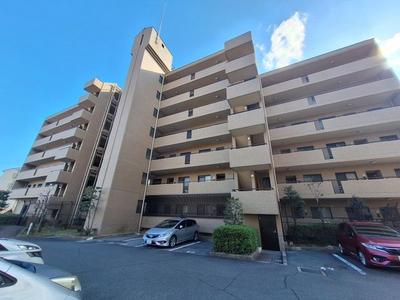 3LDK Apartment in Takarazuka with South-Facing Balcony — Image 1, Takarazuka, Hyogo