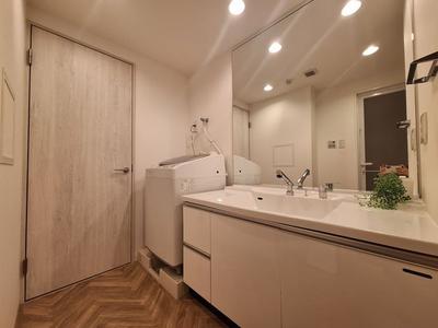 3LDK Apartment in Takarazuka with South-Facing Balcony — Image 4, Takarazuka, Hyogo