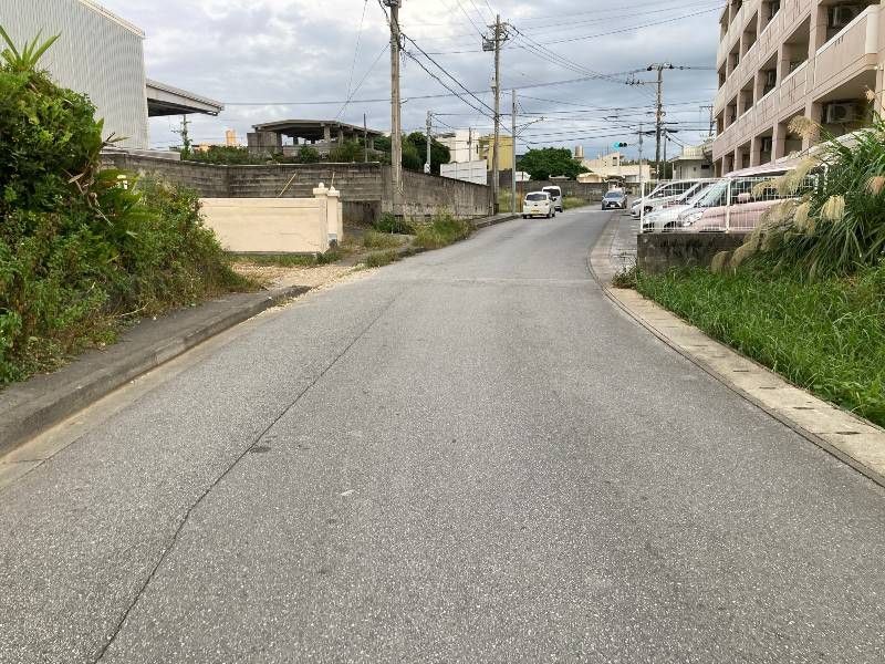 Land for Sale in Yomitan Village Okinawa with Distant Sea Views - Thumbnail 4