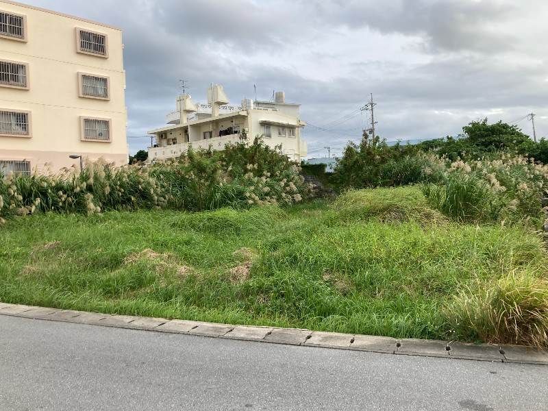 Land for Sale in Yomitan Village Okinawa with Distant Sea Views - Thumbnail 2