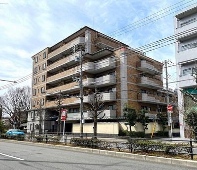 Luxury 3LDK Corner Apartment with Roof Terrace in Shimogamo — Image 1, Sakyo, Kyoto