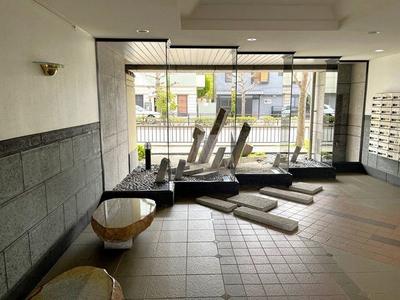 Luxury 3LDK Corner Apartment with Roof Terrace in Shimogamo — Image 1, Sakyo, Kyoto