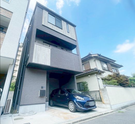 Modern 3-Story House Near Atsuta Jingu, Nagoya | 3LDK with Parking - Thumbnail 2