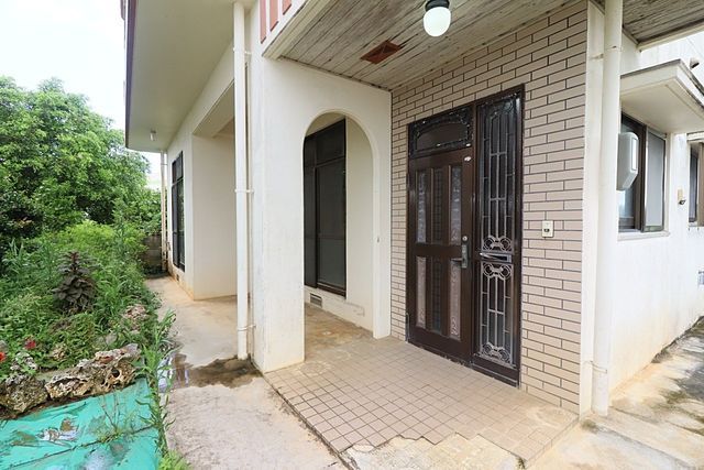 4DK House in Nakagusuku Village with Ocean Proximity - Thumbnail 2