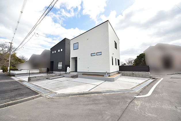 New 3LDK House in Hatsukaichi with Atrium & Parking for 3 - Thumbnail 2