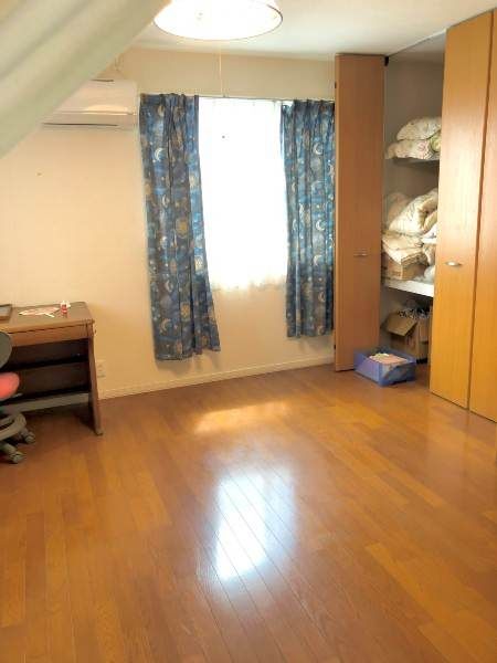 Daiwa House Custom 5LDK Home in Tomigusuku, Okinawa - Image 4