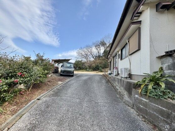 Hilltop 6-Bedroom House with 2020 Renovation in Saiki, Oita - Thumbnail 2