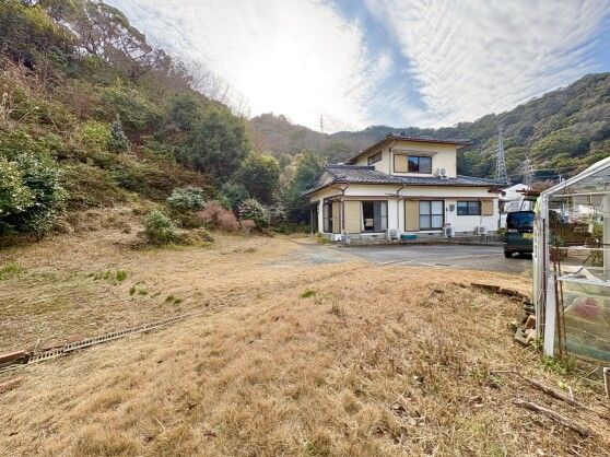 Hilltop 6-Bedroom House with 2020 Renovation in Saiki, Oita - Thumbnail 4