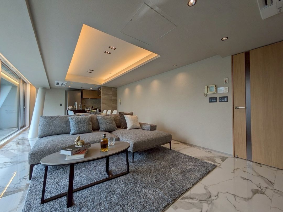 Tadao Ando Designed 1LDK Apartment in Omotesando Hills, Tokyo - Thumbnail 4