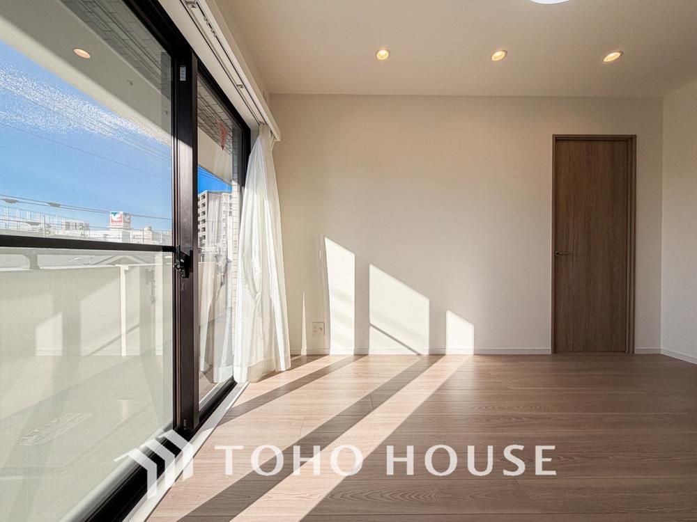 Renovated 3LDK Apartment for Sale in Katsushika, Tokyo - Thumbnail 4