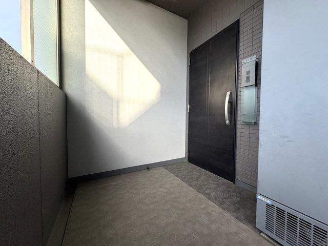 3LDK Apartment for Sale in Koto Ward, Tokyo - 73.16m² - Thumbnail 2