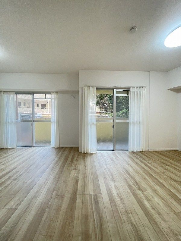 Renovated 3LDK Apartment with Private Garden in Fukuoka - Image 22