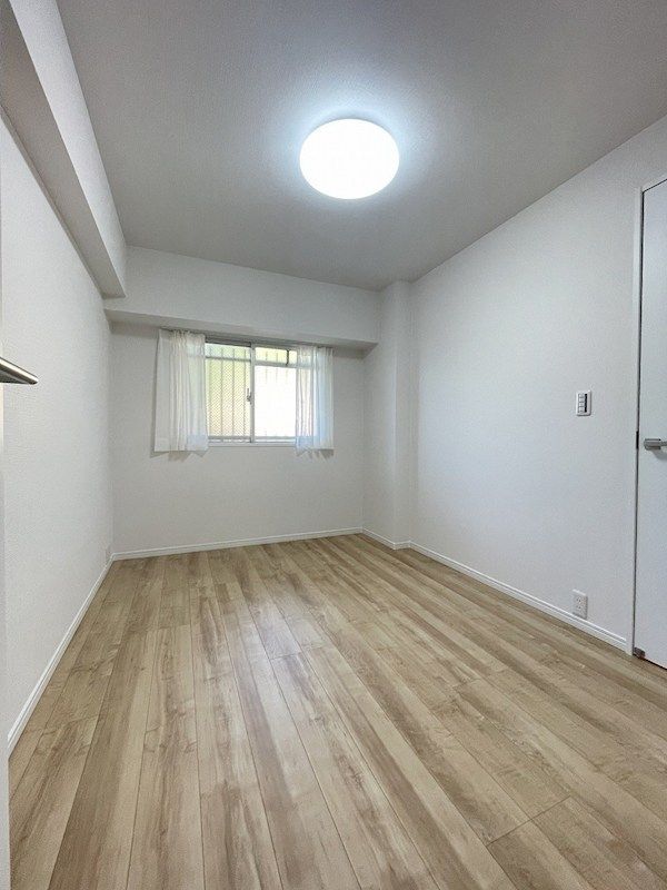Renovated 3LDK Apartment with Private Garden in Fukuoka - Thumbnail 3