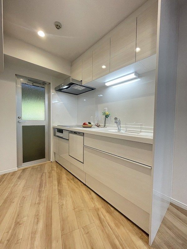 Renovated 3LDK Apartment with Private Garden in Fukuoka - Image 22