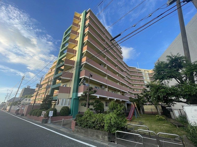 Renovated 3LDK Apartment with Private Garden in Fukuoka - Image 10