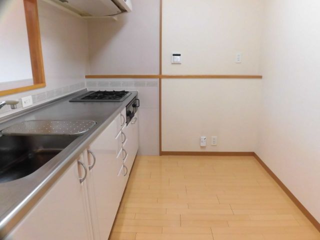 2SLDK Apartment in Kochi City with South-Facing Layout - Thumbnail 2