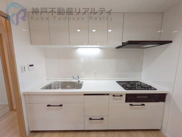 Oceanview 4LDK Apartment in Nishinomiya Marina Park - Thumbnail 2