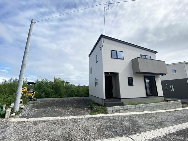 3LDK Modern House for Sale in Kiyotake, Miyazaki City - Thumbnail 2