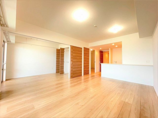 Ocean View 2LDK Apartment in Toyosaki, Okinawa - Thumbnail 2