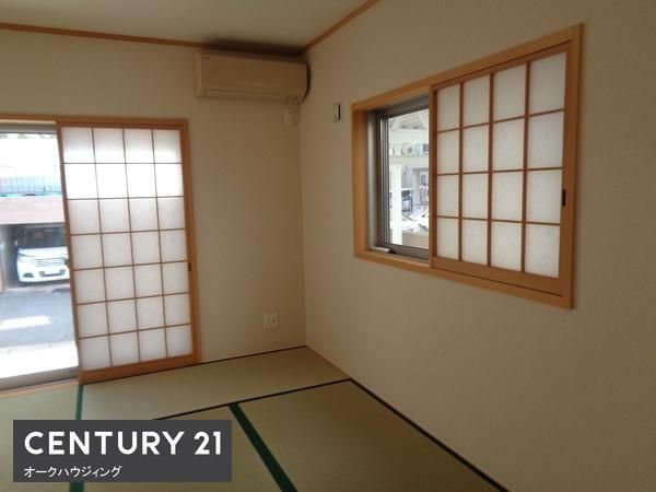 4LDK Detached House for Sale in Fushimi, Kyoto with Solar Panels - Thumbnail 4
