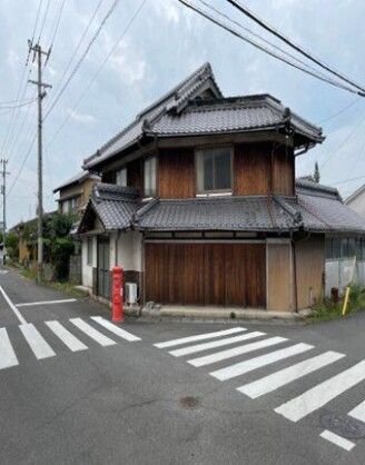 1927 Wooden House for Sale in Sanuki City, Kagawa - 499㎡ Land - Thumbnail 2