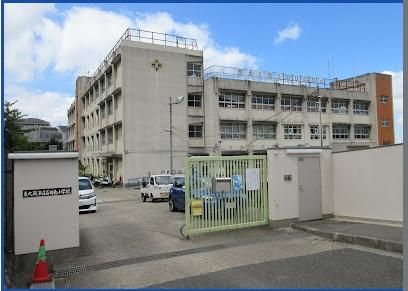 Form Ikoma Sakurazaka 3LDK Apartment in Higashiosaka - Thumbnail 4