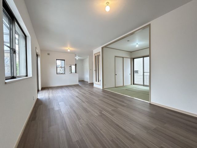 Renovated 4LDK House in Tondabayashi, Osaka - Thumbnail 4