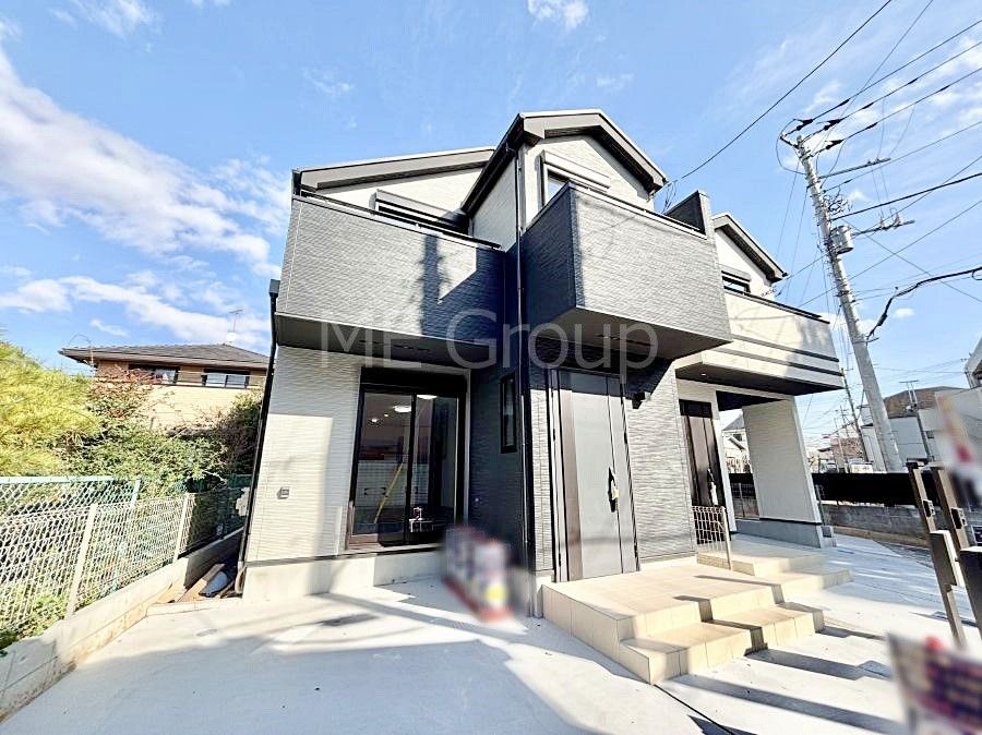 New Detached Homes with Storage in Narashino City, Chiba - Thumbnail 3
