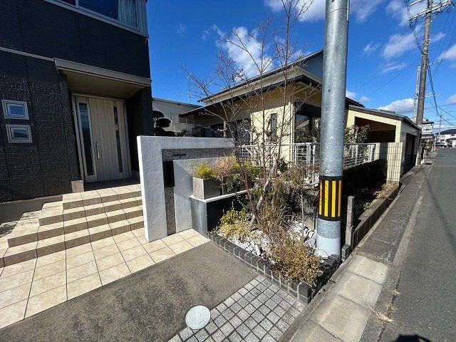 3LDK house in Hamamatsu with solar panels and parking - Thumbnail 4